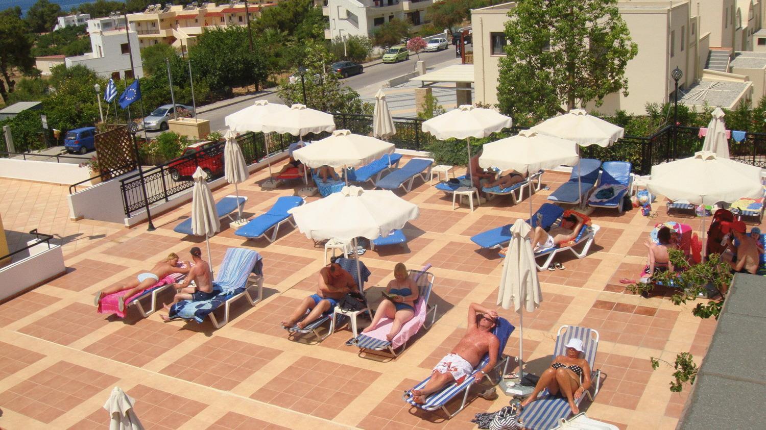 Ξενοδοχείο Στέλλα Πεύκος Εξωτερικό φωτογραφία
